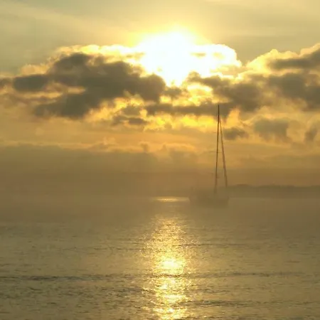 Отель Golden Sunset 3*